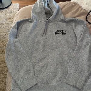 Nike SB men’s hoodie in a size small